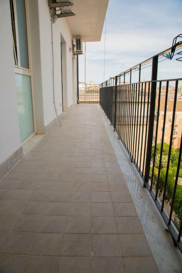 B&B Attico 160 Catania-Fontanarossai nemzetközi repülőtér Kültér fotó
